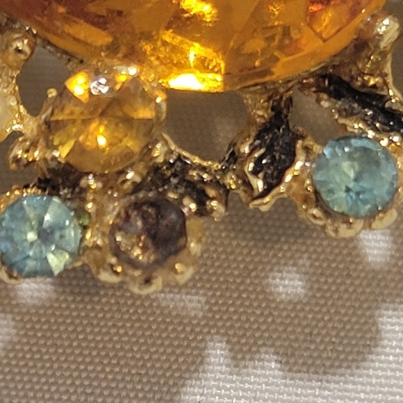 1970s vintage gold tone brooch, pin, lapel pin, reto costume jewelry rhinestone - Picture 7 of 7